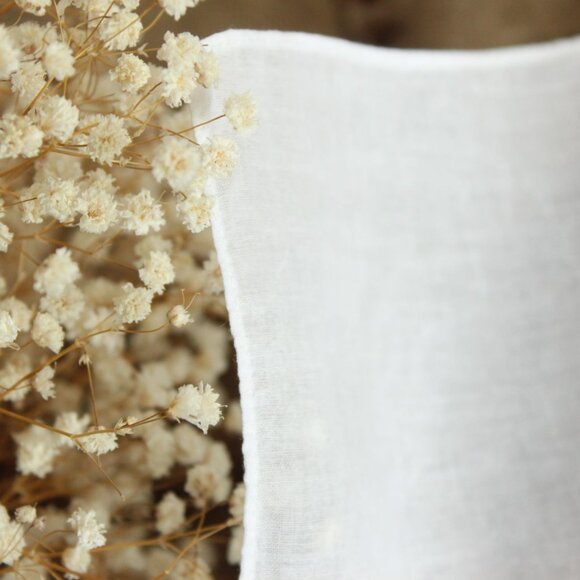 Vintage Handkerchief, White Linen with Pink and White Floral Embroidered Hankie - Picture 6 of 10